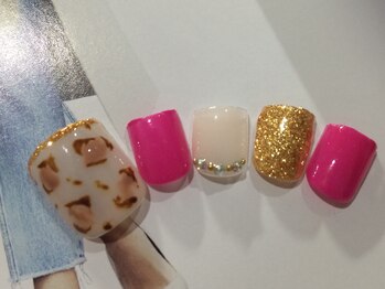 ネイルサロン リリオ(Nail Salon Ririo)/ヒョウ柄ガーリーフットネイル