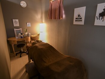 ナンバーナイン フェイスアンドボディケア(No.9)/個室空間での施術