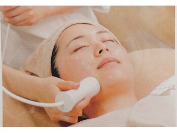 メディカルサロン イユー/ポレーションで高濃度美容液導入