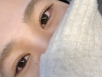 サロンド アクールの写真/まつ毛のばらつきが気になる方にオススメ!最新技術のエクパーマで、存在感のある美しい目元に◎