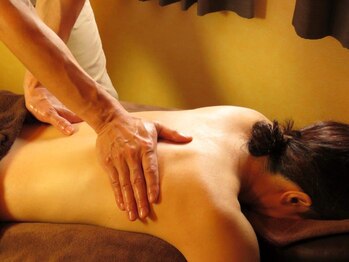 タック(Tack)/背中の施術・１