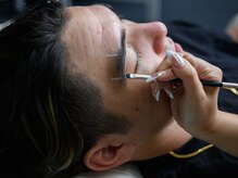 プラスアイビー 博多駅前店(+i.b)の雰囲気（WAX前にはしっかりと型取りチェック「福岡/博多/メンズ眉毛/眉」）