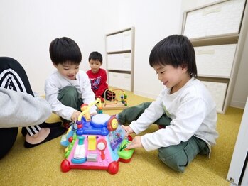 さく整骨院 新松戸店の写真/【お子様同伴可◎】産後の体型の崩れや骨盤ケアもお任せ！肩・首のコリ、冷え、むくみを改善しましょう！
