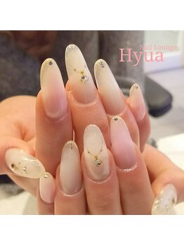 ネイルラウンジ ヒュア(Nail Lounge Hyua)/3色チークネイル×ネックレス