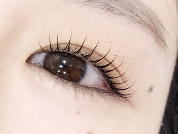 ラヴォール 天王寺アポロ店(Lovall)の写真/下がりまつ毛、自まつ毛派の方には「次世代まつ毛パーマ」で大人上品な明るいお目元を演出♪