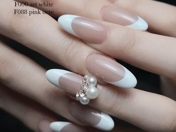 リライヴィー(Lyreivy)/王道フレンチネイル