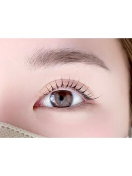 ナチュラル上品な目元にしたい