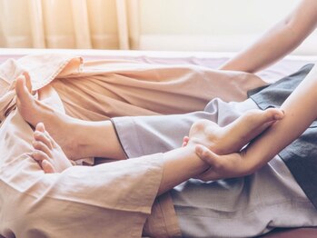 ノラサパス メディ 佐久平店(NOLASAPS MEDI)の写真/完全個室のプライベートサロンでリラックス♪温水を入れた42℃のマットの上で温まりながらデトックス！