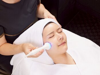 ハートフル ビューティー(HEARTFUL BEAUTY)の写真/サロン人気NO１★高濃度ヒト幹細胞×グルタチオン配合で内側から透き通るお肌へ★