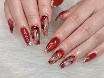 アリュー(Allu)の写真/【毎月変わる豊富な定額アート¥6500~★】持込ネイル/パラジェル変更◎経験豊富なスタッフで技術力に定評!