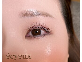 エクイユ(ecyeux)/高濃度トリートメントでプルプル