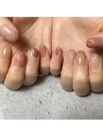 淡いニュアンスネイル
