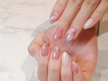 キラキラニュアンスネイル