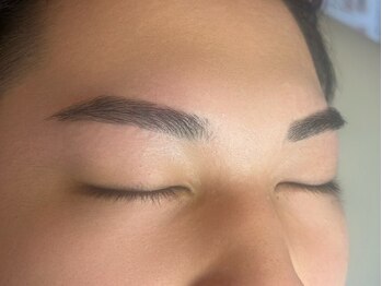 Lill by Flag 九大学研都市店【まつげパーマ/アイブロウ/まつ毛/眉毛】/メンズ眉毛サロン九大学研都市