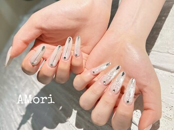 上品キラキラホワイトネイル