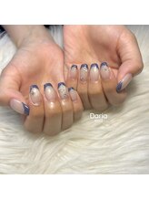 ダリア(Daria)/大人可愛いネイビーフレンチ