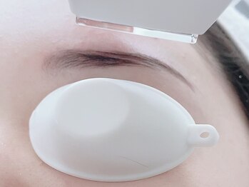 ラフィーネ(Raffine)の写真/眉毛は顔の印象を大きく左右するパーツ。顔の骨格や筋肉、表情のクセまで見極め、目の形に合うデザインを♪