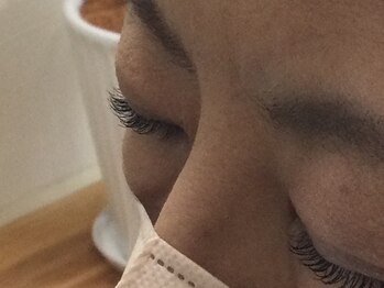 D-マウラニスタイル/上げ過ぎないナチュラルマツパー