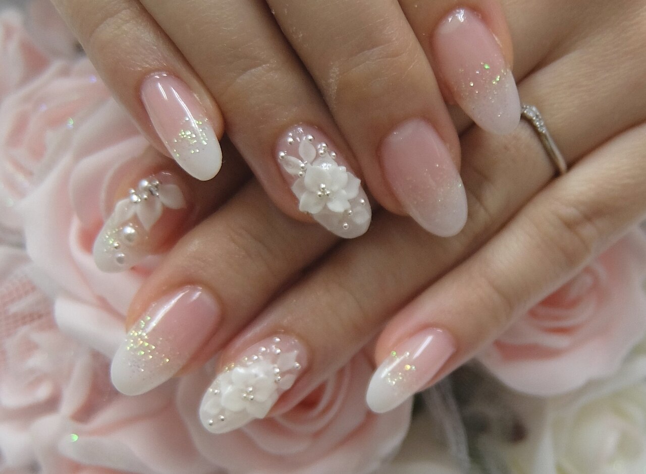 2026年冬トレンド】3Dフラワーのネイルデザイン集｜人気順
