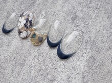 カトルナフ(quatre fois neuf)/ニュアンスフラワーの大人ネイル