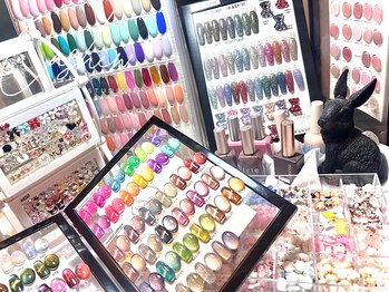 カシュー(Cashew)の写真/≪ご新規様オフ無料≫豊富なカラー展開×様々な系統のパーツ多数☆写真映え抜群のトレンドネイルに♪