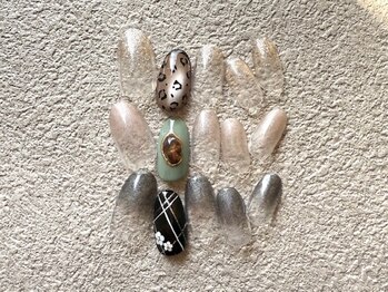 ティーエヌ 麻生店の写真/ラメグラ・カラグラ2700円/定額3800円~★リーズナブルに可愛いネイルを楽しめるのが嬉しい!Art追加もOK♪