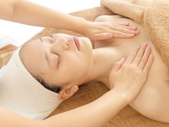 メナードフェイシャルサロン 西五反田/デコルテケア