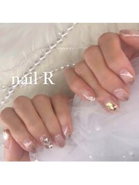 ラメグラにハートホロネイルです