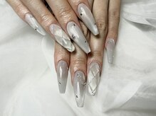 シンプルなデザイン、お持ち込みデザイン、スカルプチュアも可能