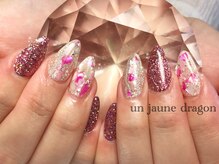 アン ジョーヌドラゴ/キラキラシェルネイル
