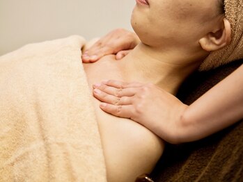 シェービングアンドエステ ブランピュア(Blanc pur)/デコルテマッサージ