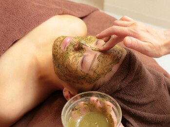 美 ジョイ(美 JOY)の写真/【肌管理】剥けないハーブピーリング¥9900/顔～首まで★大人のニキビ・毛穴ケアにREVI陶肌トリートメント♪