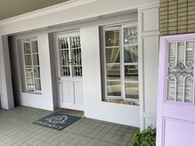 アンビアンス 茨木店の雰囲気（スタッフ全員、美容師免許取得＆美容所登録済◎）