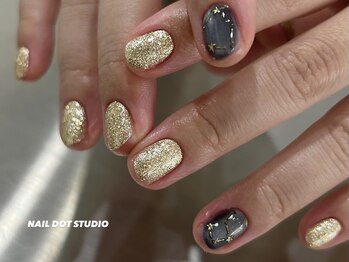 ネイルドットスタジオ 堺筋本町(NAIL DOT STUDIO)/星ネイル