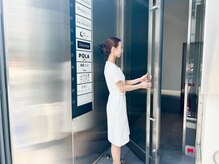 リノ(Lino)/【道順４】大きなガラスの扉♪