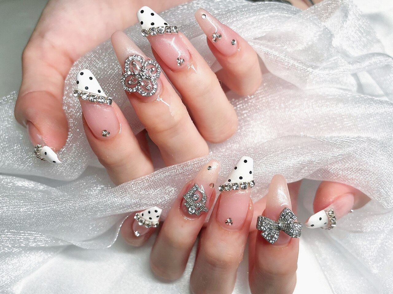 2026年冬トレンド】ブランドのネイルデザイン集｜人気順｜13ページ目