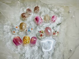 大人かわいいショートネイル