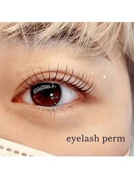 ローリーアイ 新宿/まつ毛パーマ上下