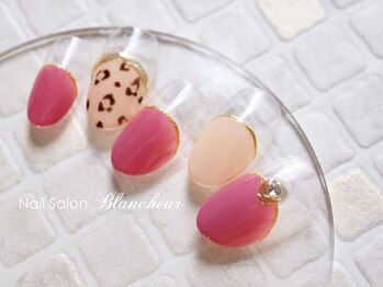 ネイルサロン ブランシュール(Nail Salon Blancheur)/ピンク丸フレンチ&アニマル