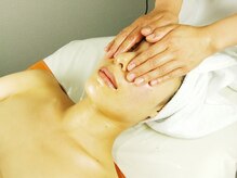 ラ コリーヌ(La Colline)/お顔全体を包みこむように