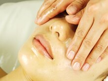 ラ コリーヌ(La Colline)/頬のあたり