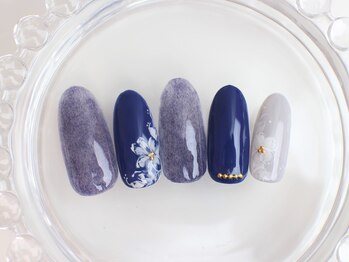 ネイルサロン あかねいろ/秋冬ネイビー ふわふわアート