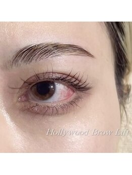 ローリーアイ 新宿/ハリウッドブロウリフト