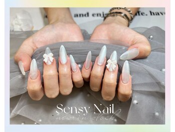センシー ネイル スタジオ(Sensy Nail Studio)/オーロラネイルのチップ長さ出し