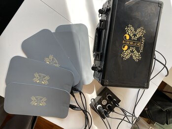 アール(R)/微弱電流テスラセラピー