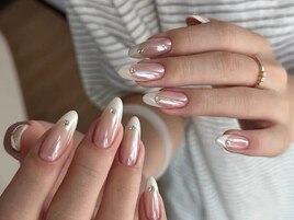 キラキラビジューネイル