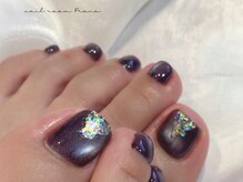 ネイルルームプラネ(nail room Prane)の雰囲気（深みパープルマグで、うるツヤ梅雨フットネイルに♪）