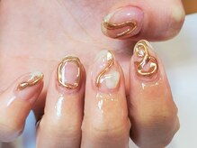 メイト(mate)/ミラーラインで個性派ネイル