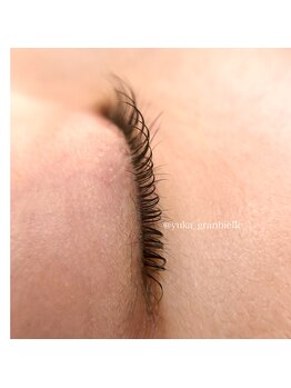 グランビエル(GRAN BIELLE)/閉じたまつ毛もきゅん♪