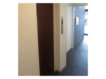 シル シェノン(cil shenon)/エレベーターございます